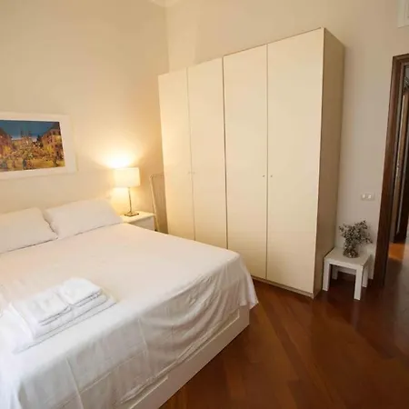 A 10 Passi Dal Vaticano 로마